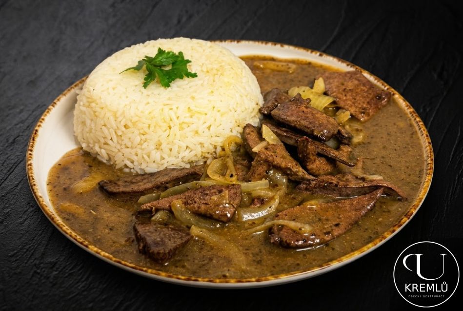 150g Vepřová játra na cibulce, dušená rýže